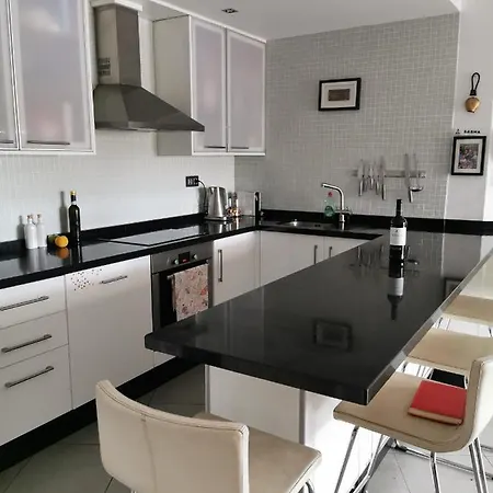 Apartment Modern Sea View Duplex With Parking And Aircon El Medano (Tenerife)